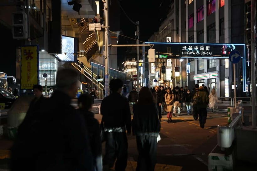 Tokyo: Shibuya Food Tour, Neon Lights & Local Flavors - A small onigiri stand and the “street food payoff”