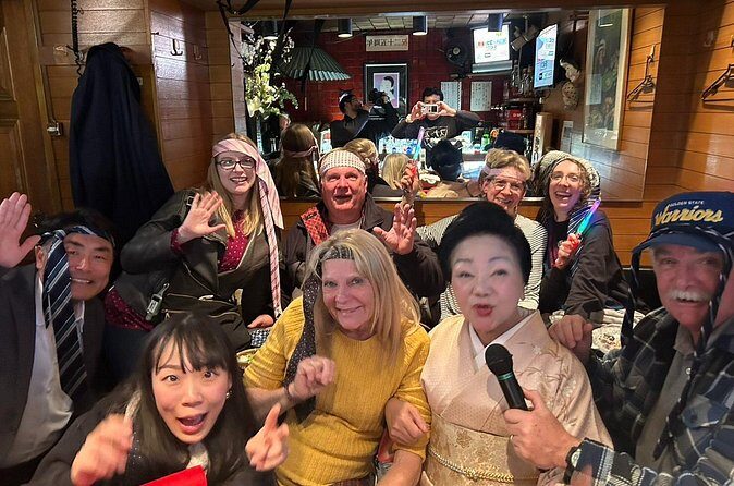 Tokyo Shinbashi Night Tour: Local Guide & Drinks at Snack Bars - Practical tips before you go
