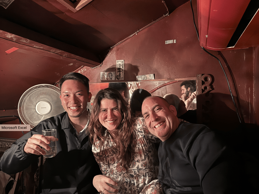 Tokyo: Shinjuku Bar and Izakaya Hopping Tour - Sake tasting and culture lessons from local guides