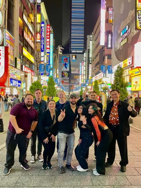 Tokyo: Shinjuku Bar and Izakaya Hopping Tour - Meeting point, WhatsApp contact, and keeping the night smooth