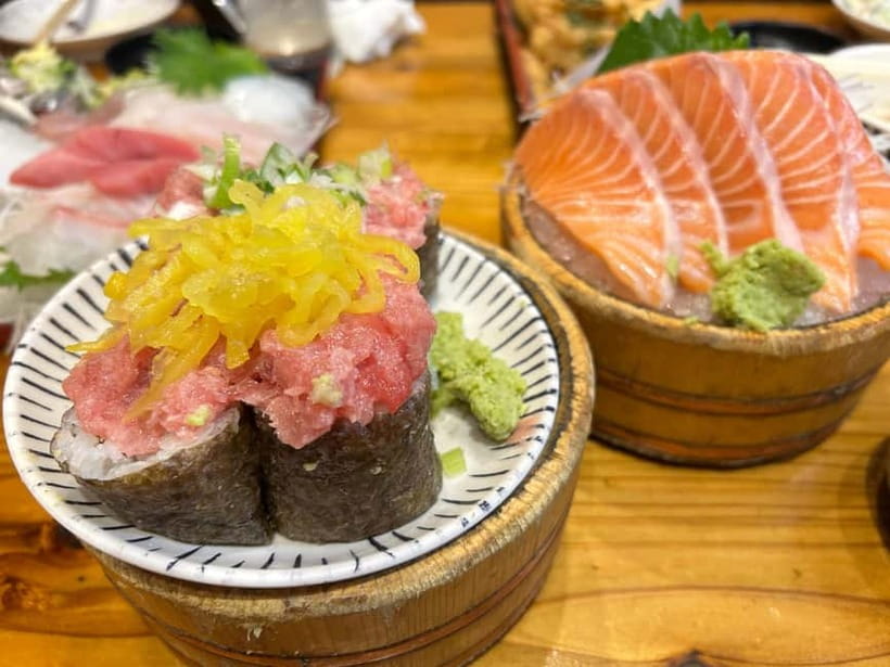 Tokyo: Shinjuku Bar Hopping & Night Walking Tour - Drinks, Sake, and the Cash-First Reality