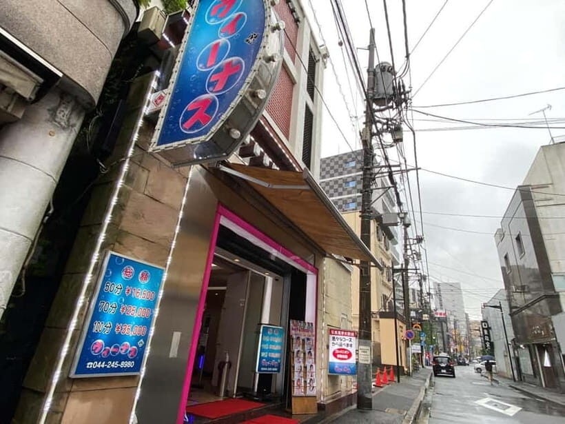 Tokyo: Shinjuku, Kawasaki, Slum & Red Light Tour with Pickup - Getting from your Tokyo pickup to Kawasaki in a Lexus
