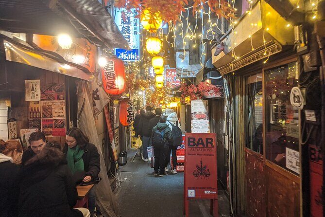 Tokyo Shinjuku Night Tour with Pachinko Gaming Experience - Kabukicho Back Streets: Seeing the Dark Side Without the Drama