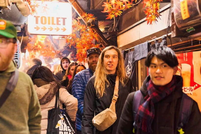 Tokyo: Shinjuku Nightlife & Secret Backstreets Walking Tour - Key things I’d expect you to notice