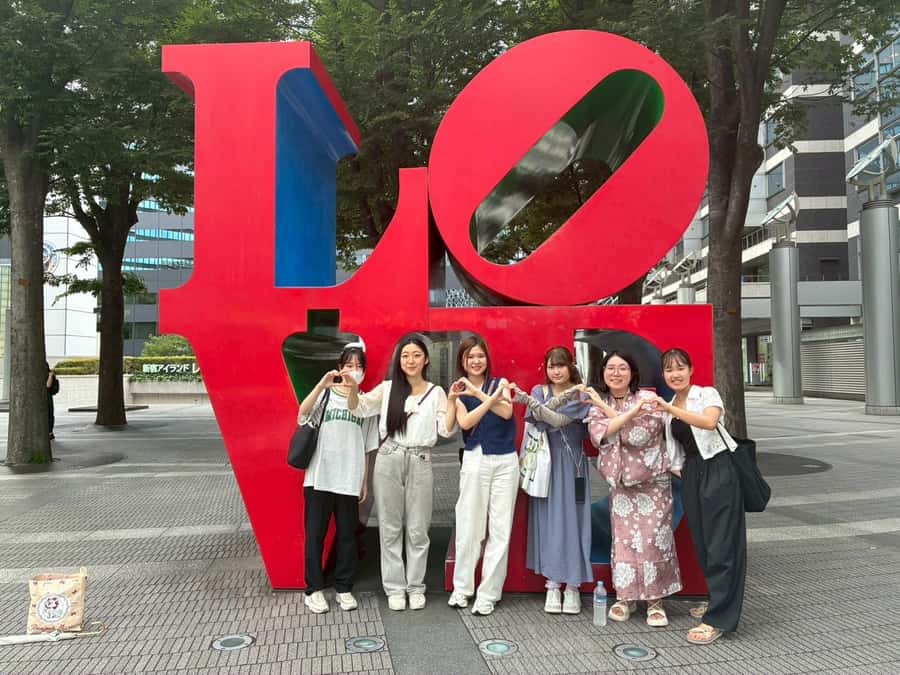 Tokyo: Shinjuku tour with university students in Tokyo - Key highlights at a glance