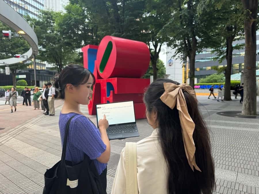 Tokyo: Shinjuku tour with university students in Tokyo - University student guides: how to get more out of Shinjuku