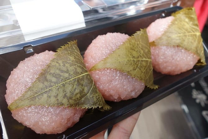 Tokyo Spring Daytime (Cherry Blossom) Food Tour - Yanaka Ginza Shopping Street: Snacks, Sake Tasting, and Browsing Time