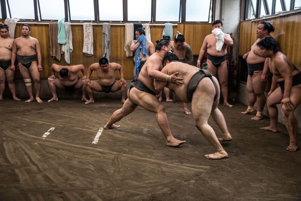 Tokyo: Sumo Morning Practice Viewing Tour - Photos with wrestlers: when it happens and how to handle it