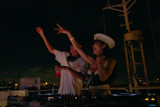 Tokyo Sunset Boat Party with Music Drinks and Vibes - Drinks, social energy, and what the crowd tends to be like