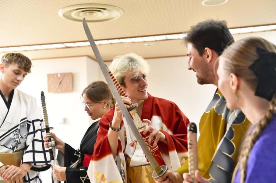 Tokyo: Taishu Engeki Show with Kimono and Sword Lesson - The fan dance workshop on tatami: where you learn with zero pressure