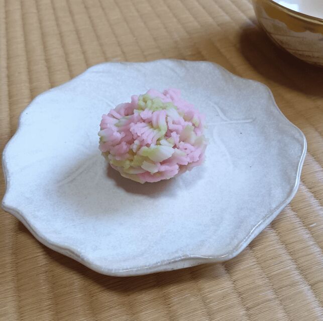 Tokyo: Tea Ceremony Experience in a small tea room - Tea sweets and the manners behind omotenashi