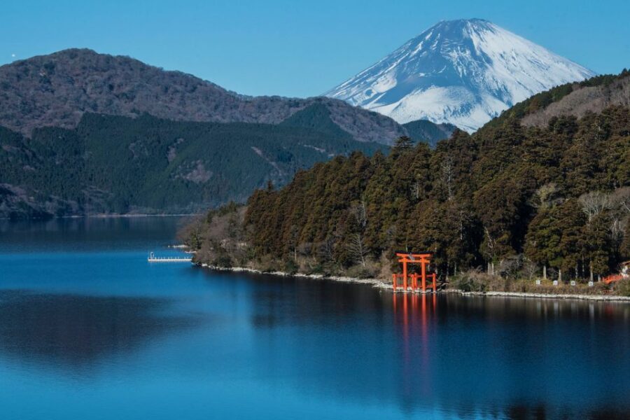Tokyo to Mount Fuji and Hakone: Private Full-Day Tour - After Fuji: Fuji Five Lakes or Oshino Hakkai on the return leg