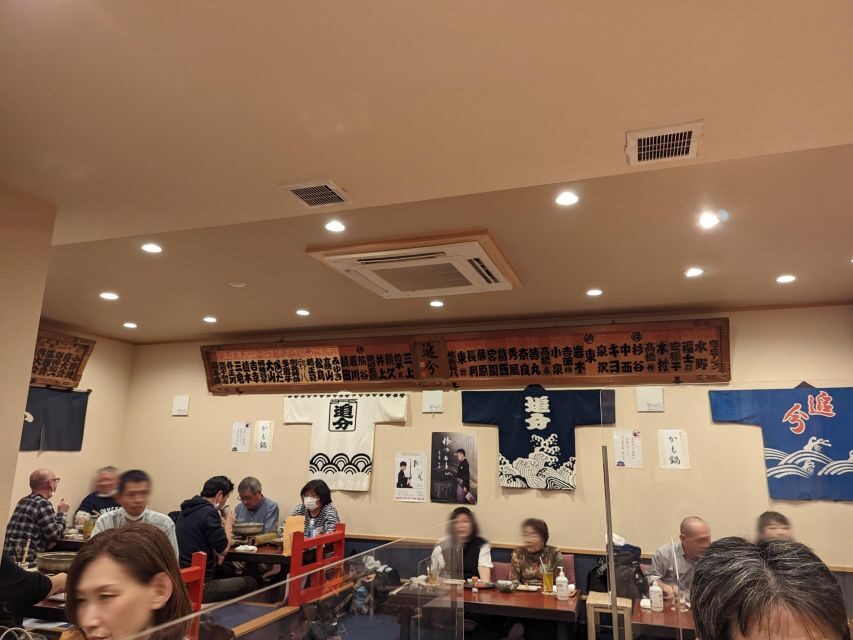Tokyo: Traditional Asakusa Music Show with Dinner - English guidance that helps you follow both sights and sound