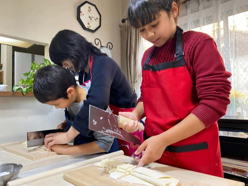 Tokyo: Traditional foot-kneaded Udon noodles class - Pricing and value: is $70 worth it?