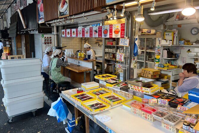 Tokyo: Tsukiji Fish Market Food and Walking tour - Key highlights you’ll feel on the ground