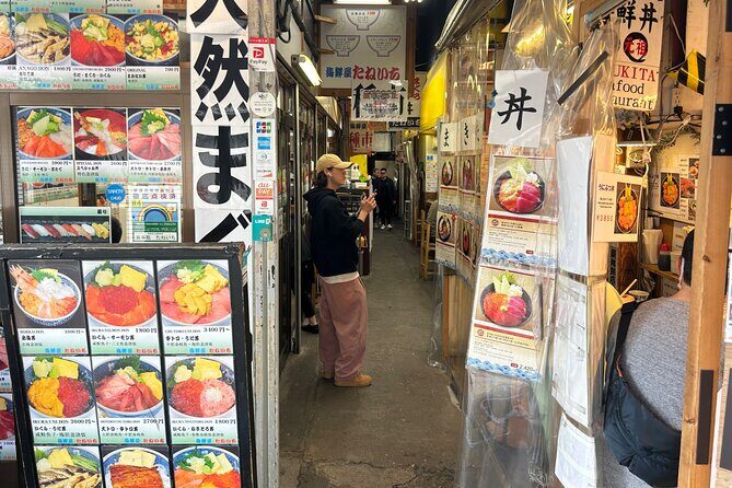 Tokyo: Tsukiji Fish Market Food and Walking tour - Guide style is the secret ingredient
