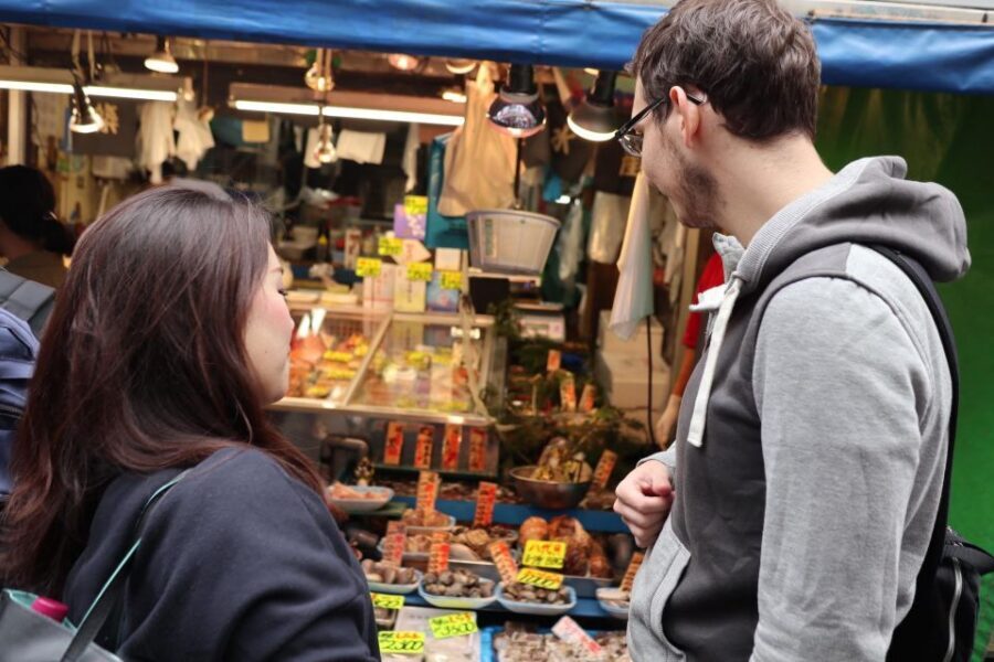 Tokyo: Tsukiji Fish Market Tour with 6 Stops & Seafood Lunch - Pacing, Crowds, and What to Ask Your Guide