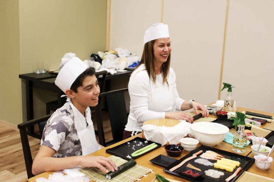Tokyo: Tsukiji Market Guided Tour & Sushi-Making Experience - Nigiri, hosomaki, and gunkanmaki: your hands-on sushi homework