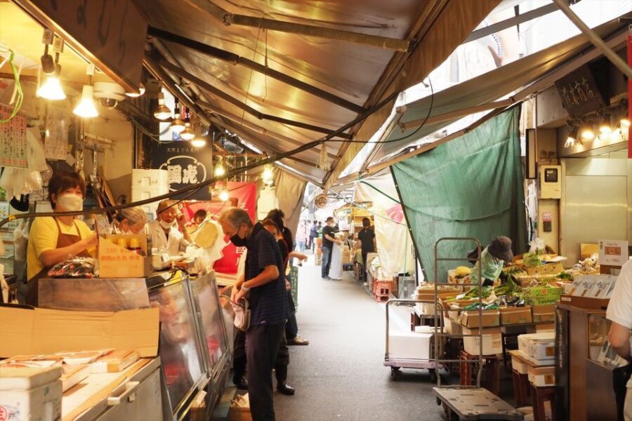 Tokyo: Tsukiji Market Guided Tour & Sushi-Making Experience - Who should book this, and who might be happier elsewhere