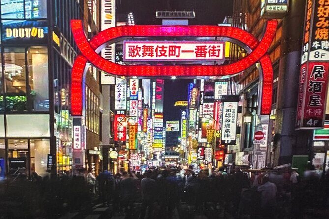 Tokyo VIP private nightlife tour with a local insider - Your First Stop: Izakaya or Cocktail Bar to Get Oriented