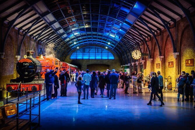 Tokyo WB. Studio Tour Harry Potter's Creation E-Ticket Optional - The Great Hall: House Points, Four Houses, and Movie-Set Scale