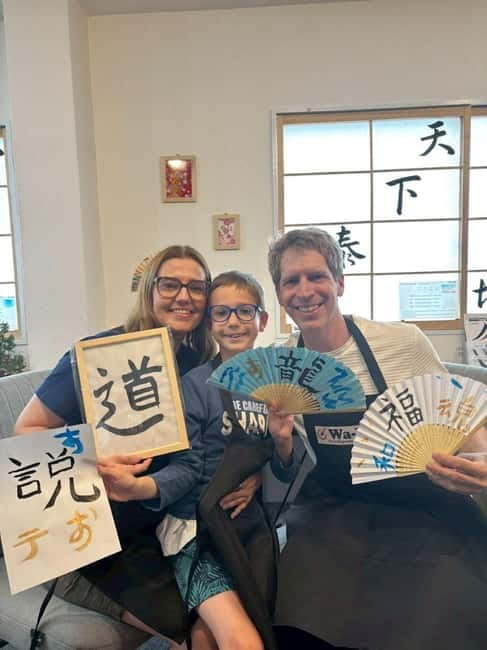 Tokyo:Calligraphy &Make your original folding fan in Asakusa - Asakusa: a quiet pocket for Japanese brushwork