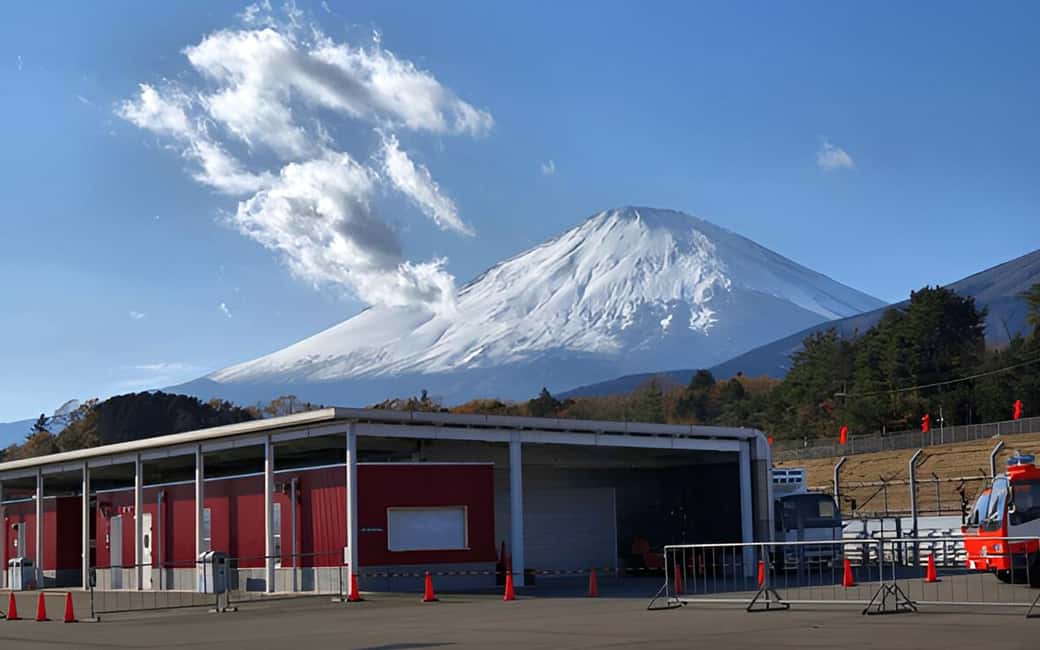 Tokyo:Customizable Private Day Trip to Mt.Fuji & Safari Park - Five lakes around Mt. Fuji: why repeating the view is the point