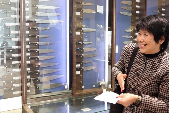 Tokyo's Imperial Palace & Nihonbashi Tour - Kiya knives: seeing hundreds of utensils in a centuries-old shop