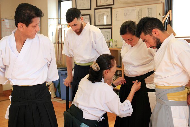 Tokyo:Samurai sword and archery class from a samurai descendant - Iai lesson: handling and swinging a mock sword correctly