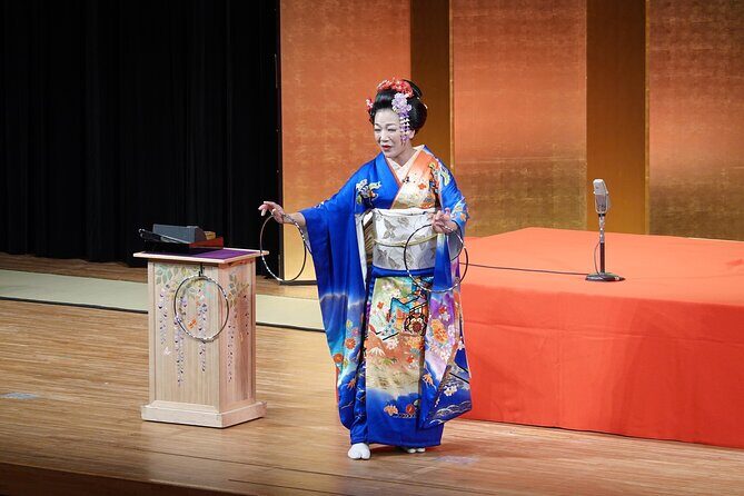 Traditional Japanese Comedy, Juggling & Magic Live Show in Tokyo - How the interaction works: audience participation without feeling cornered