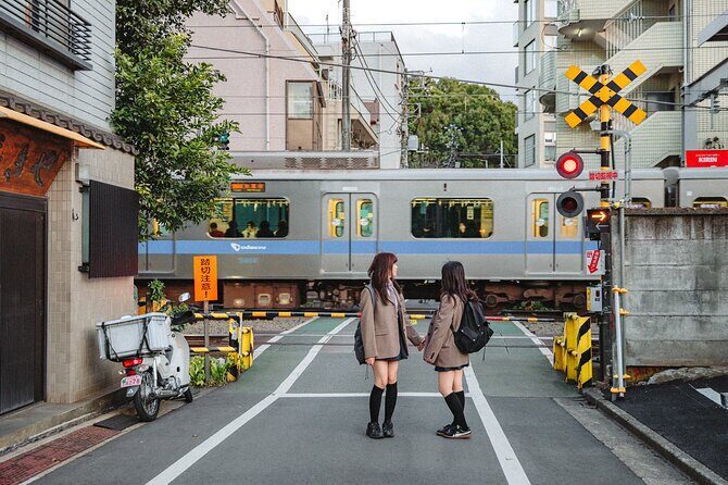 Travel Tokyo with Your Own Personal Photographer - Stop 3: Shinjuku Golden Gai for mood shots with character