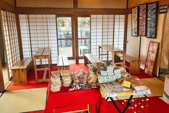 Tsukiji Food Strolling and Hama Rikyu Garden Walking Tour - Stop 2: Tsukiji Jogai Market and how to get real value from the walk