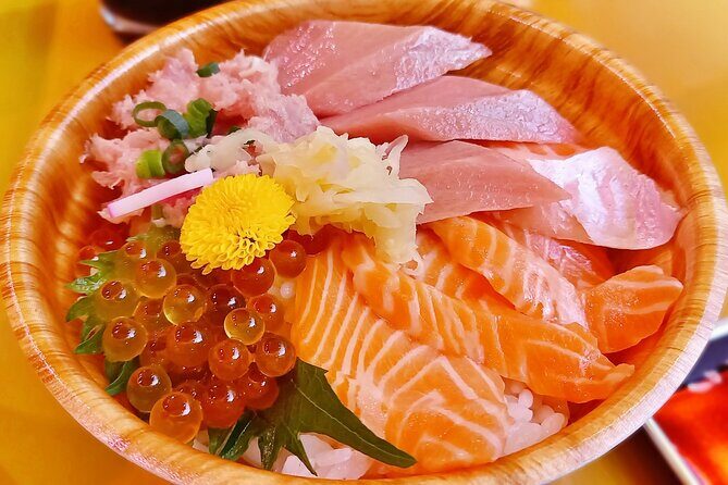 Tsukiji Food Strolling and Hama Rikyu Garden Walking Tour - Optional matcha and wagashi etiquette lesson: the 1,000 yen choice