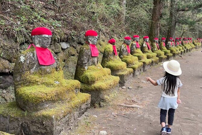 World Heritage Nikko Walking Tour Toshogu and Kanmangafuchi - Nikko lunch choices and a calm reset between temples