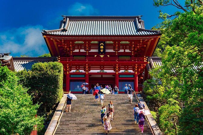 Yokohama and Kamakura 6hr Private Trip Government-Licensed Guide - The Great Buddha and Hase-dera combo: Kotoku-in and Hasedera