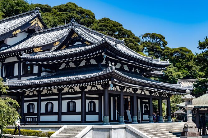Yokohama and Kamakura Private Day Trip from Tokyo - Sankeien Gardens: a calm break with relocated buildings