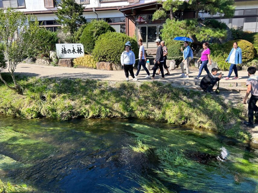 Yokohama Half Day Tour with a Local Expert Guide - Chinatown with all your senses (and time to eat)